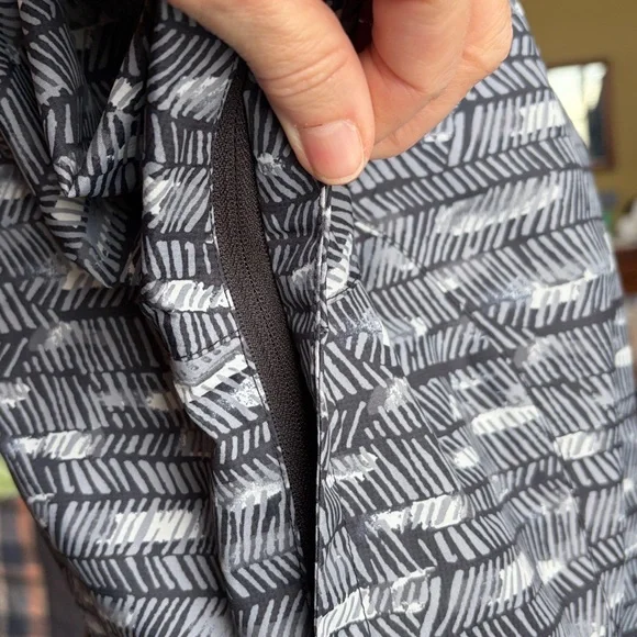 Ladies The North Face Rain Jacket - Picture 6 of 12